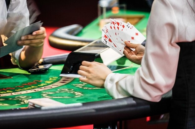 Dragon Hatch card reveal on dewa bola88 live table